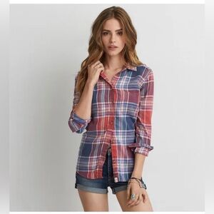 American Eagle Outfitters Red and Blue Plaid Button-Down Shirt boyfriend fit